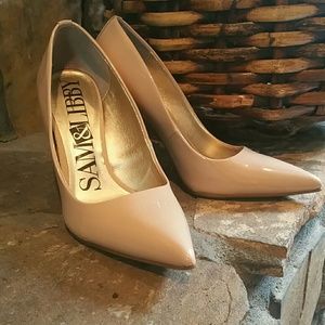 HOT! SAM & LIBBY HEELS SIZE 9!!